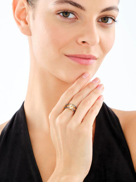 Pierścionek srebrny z cyrkoniami – srebro próby 925