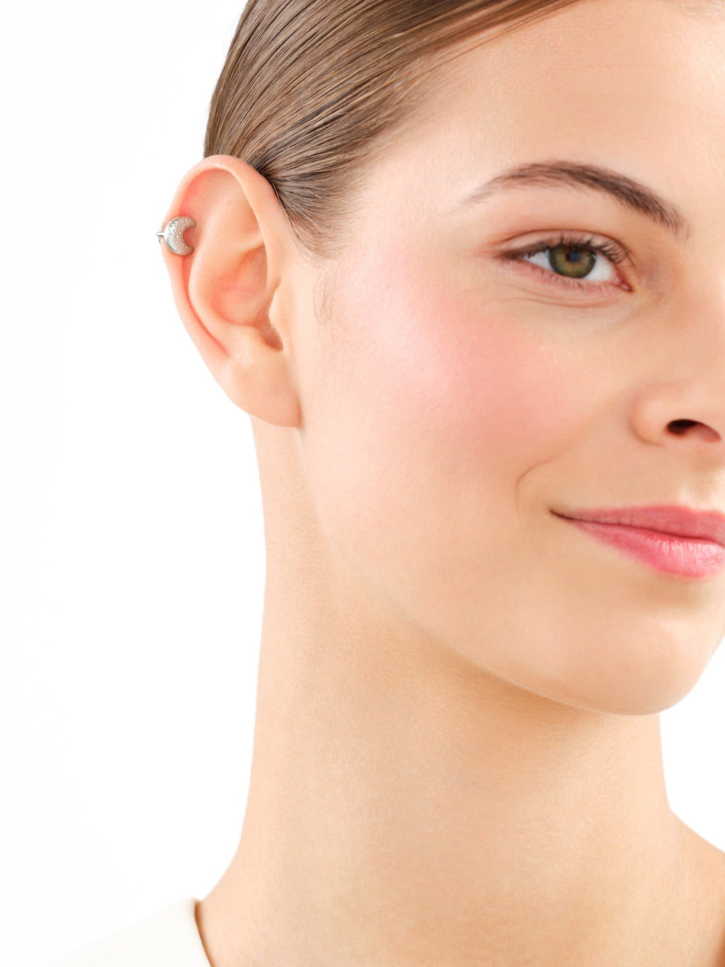 Nausznica srebrna w kształcie półksiężyca – srebro 925