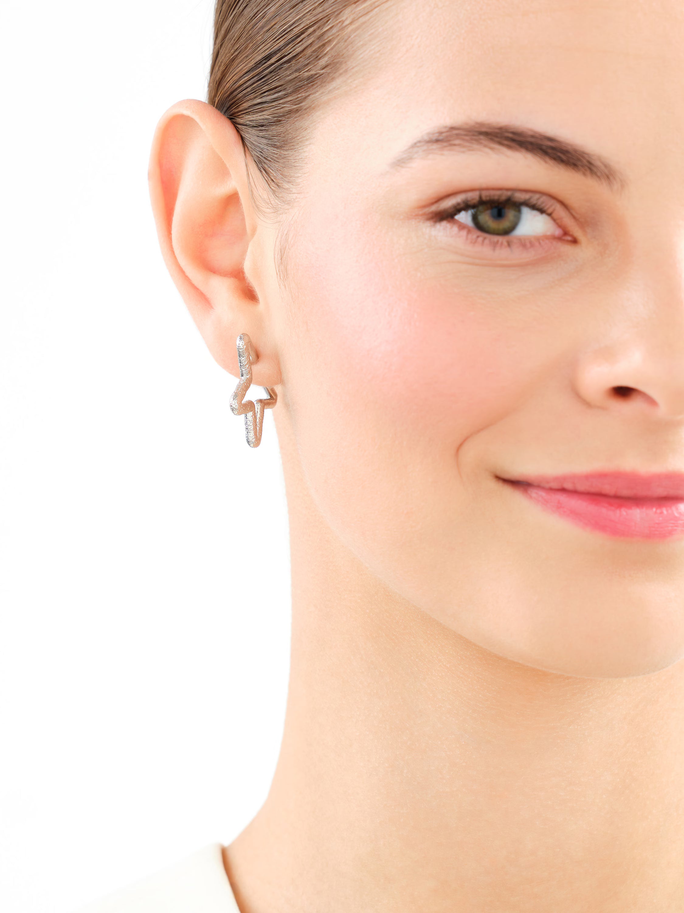 Kolczyki srebrne w motywie gwiazd – długość 30 mm